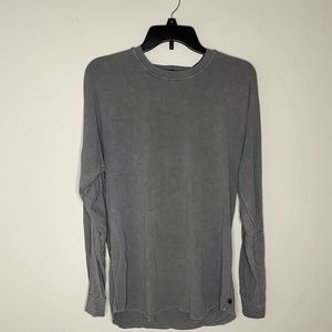 Men’s large Lululemon athletic top